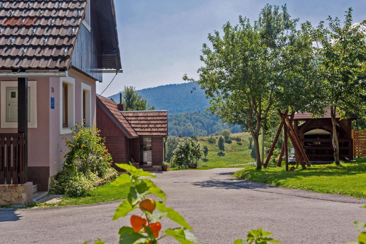 Andrea In Sertic Poljana - Haus Fuer 6 Personen Plitvička Jezera Eksteriør bilde